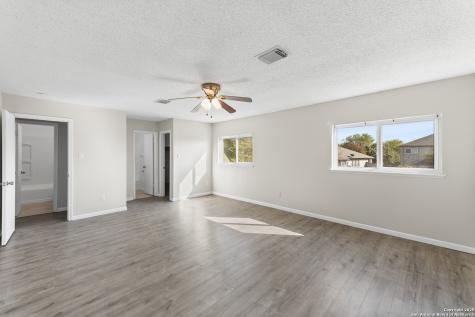 8010 Chestnut Gate Converse TX 78109