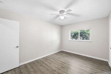 8010 Chestnut Gate Converse TX 78109