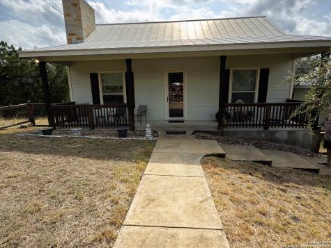 186 Lakeview Road Lakehills TX 78063