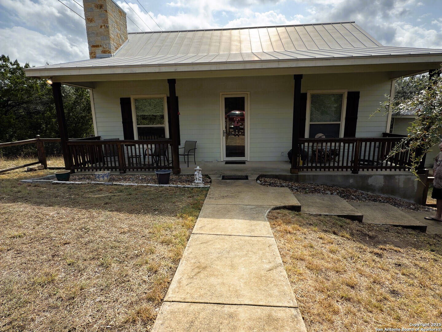 186 Lakeview Road Lakehills TX 78063