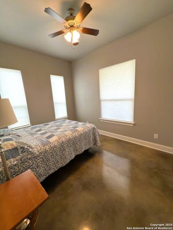 186 Lakeview Road Lakehills TX 78063
