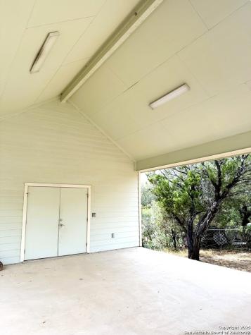 186 Lakeview Road Lakehills TX 78063