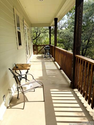 186 Lakeview Road Lakehills TX 78063