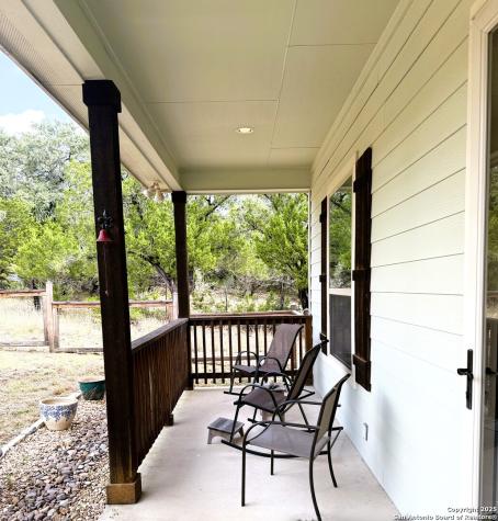 186 Lakeview Road Lakehills TX 78063