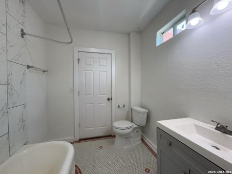 1020 W French Place San Antonio TX 78212