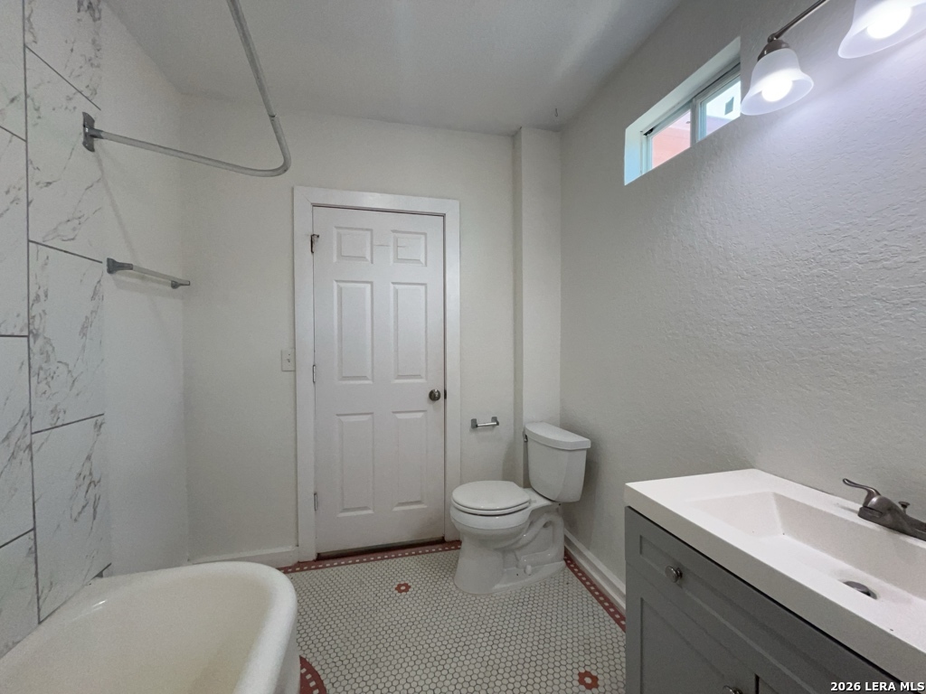 1020 W French Place San Antonio TX 78212
