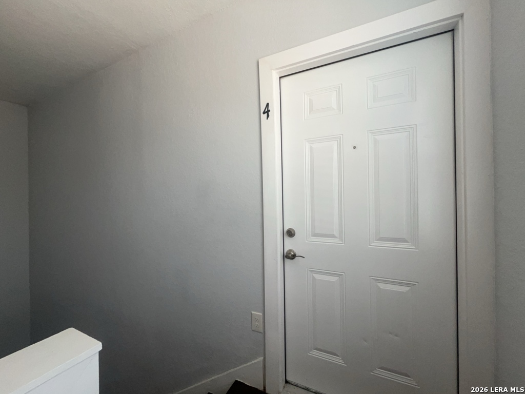 1020 W French Place San Antonio TX 78212