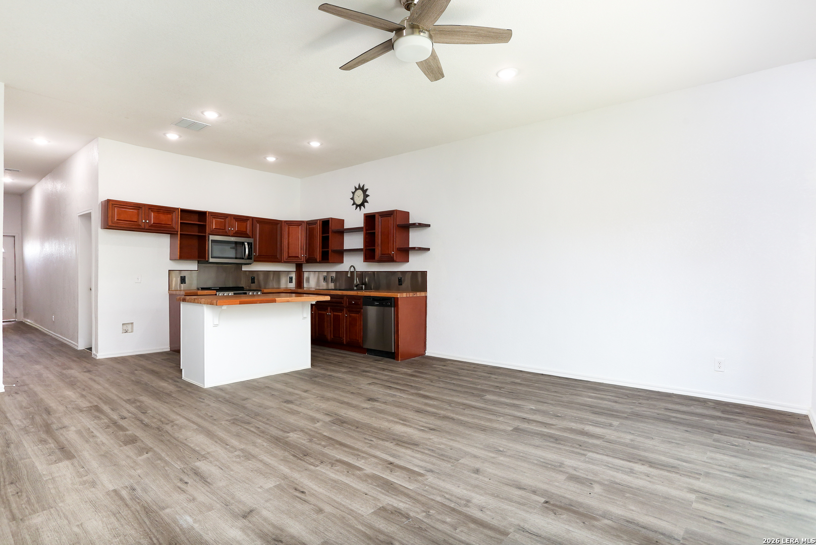 8611 Key Windy Way Converse TX 78109