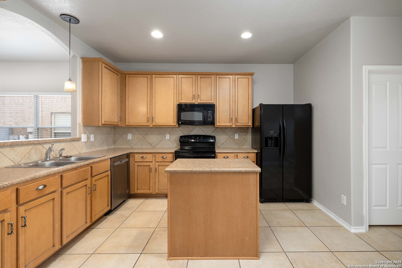 120 Clapboard Run Cibolo TX 78108