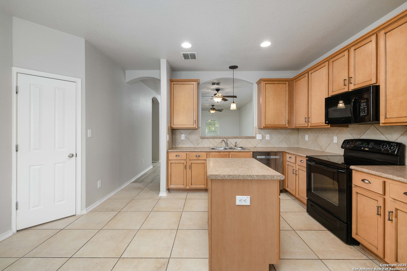 120 Clapboard Run Cibolo TX 78108