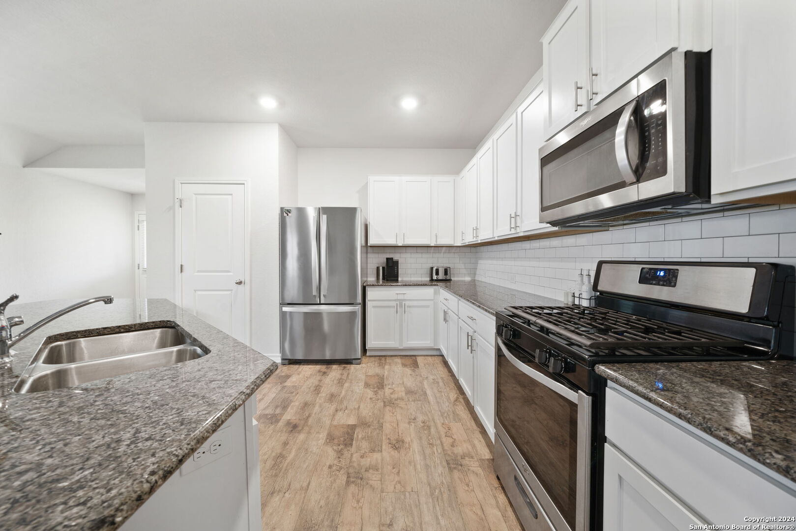 9902 Baytown Coast San Antonio TX 78254