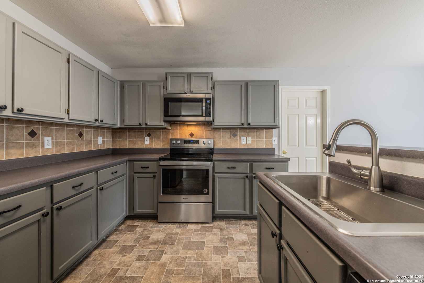 1302 Bobcat Pass San Antonio TX 78251