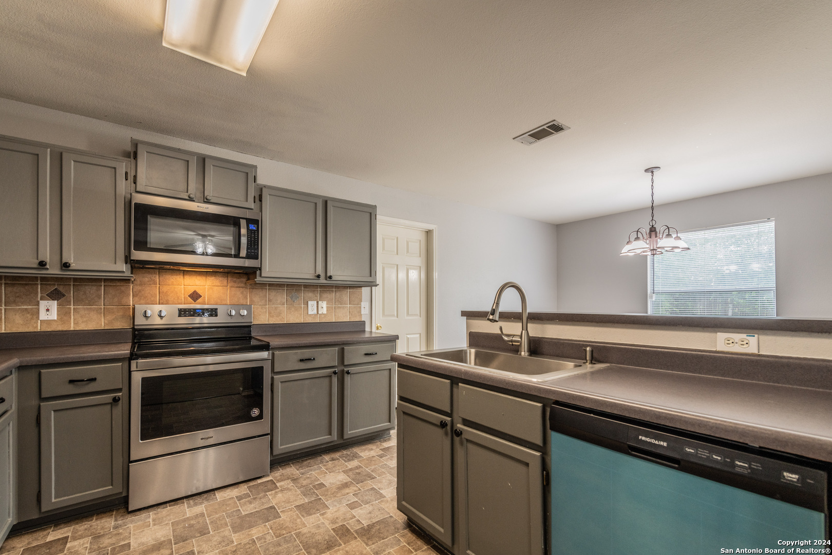 1302 Bobcat Pass San Antonio TX 78251
