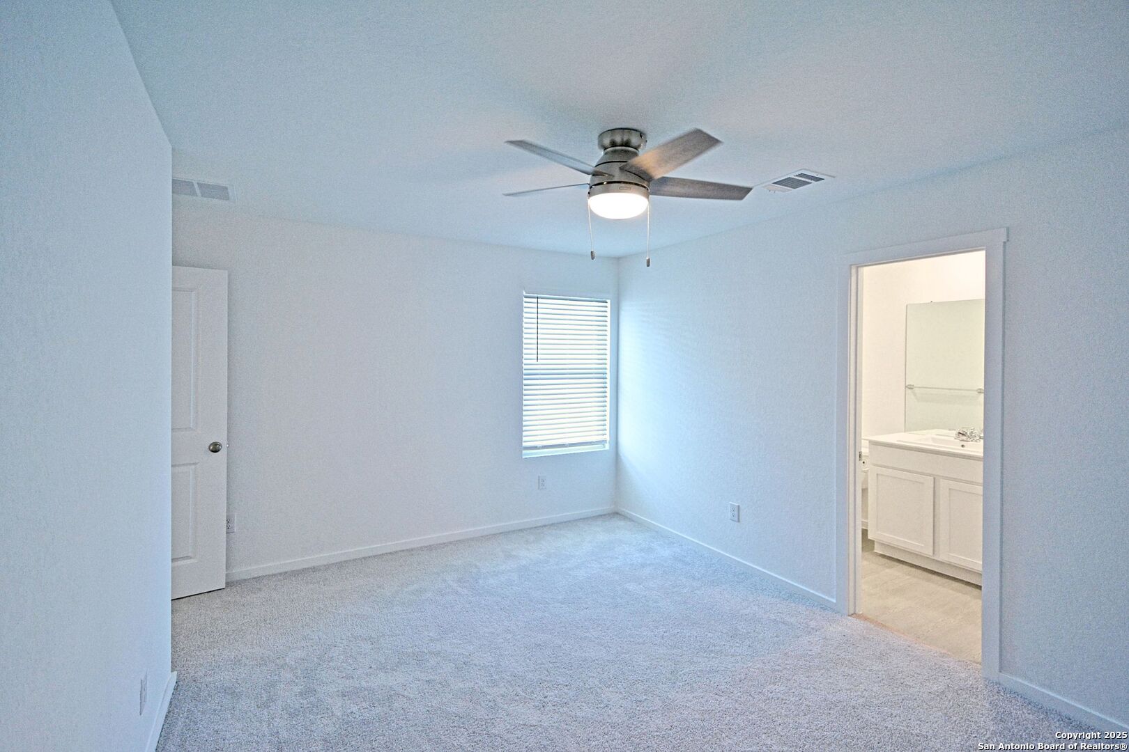 5029 Winecup Cove Converse TX 78109
