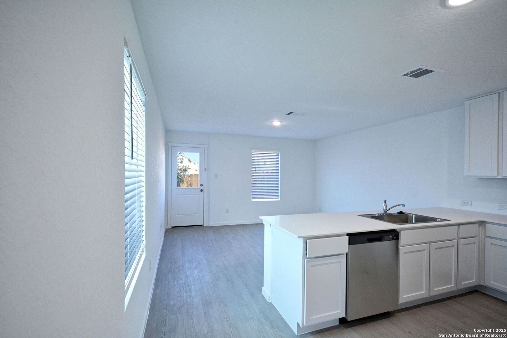 5029 Winecup Cove Converse TX 78109