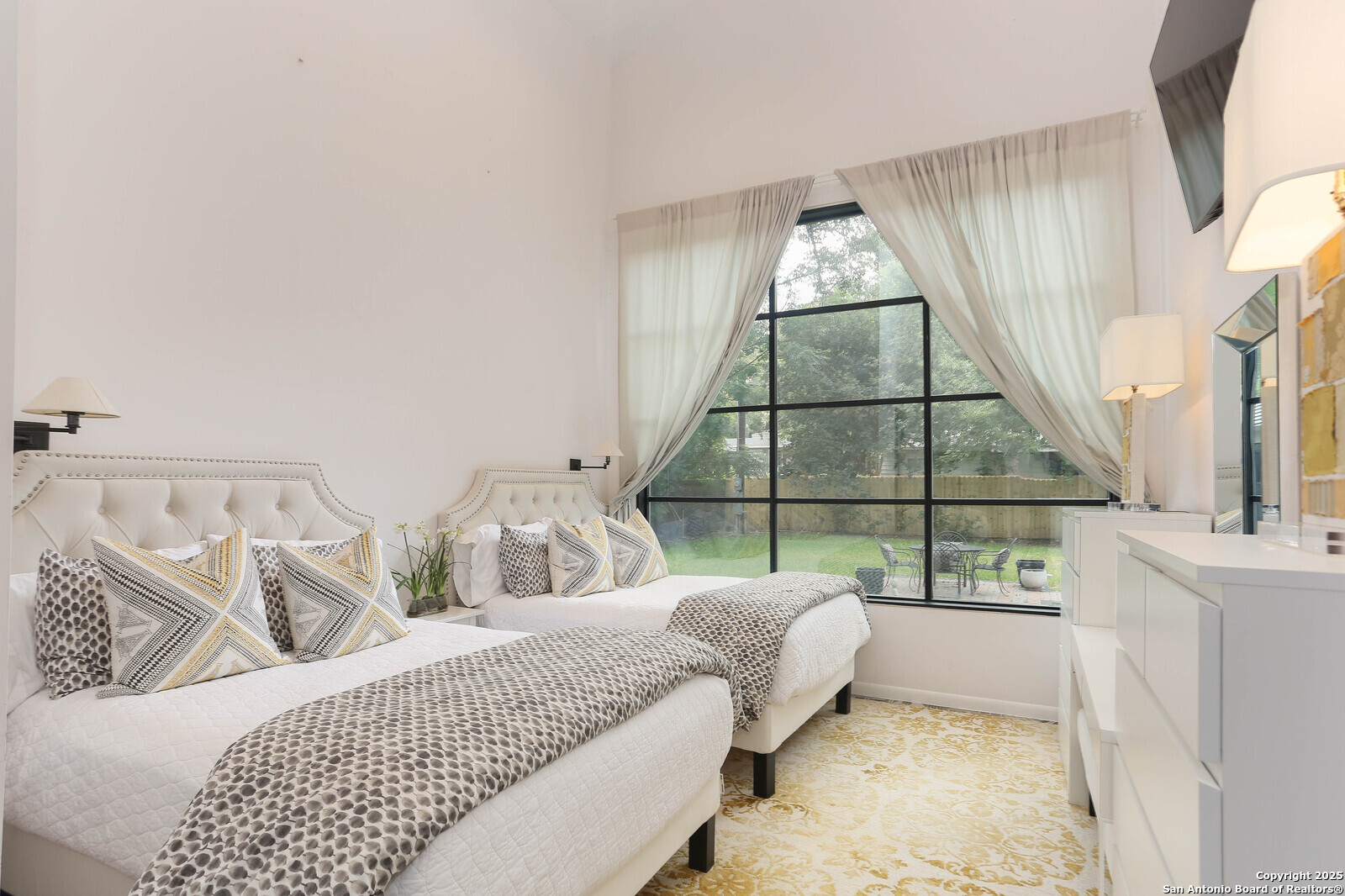 182 E Edgewood Place Alamo Heights TX 78209