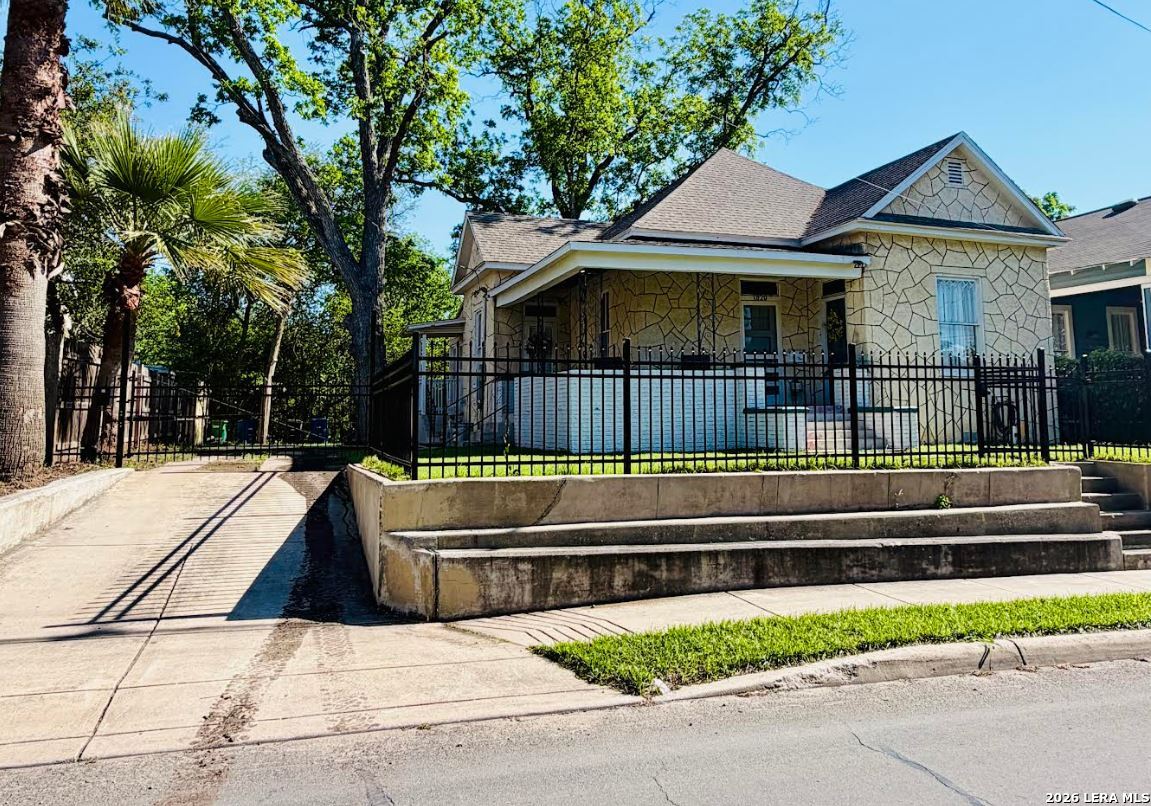 1820 E Houston Street San Antonio TX 78202