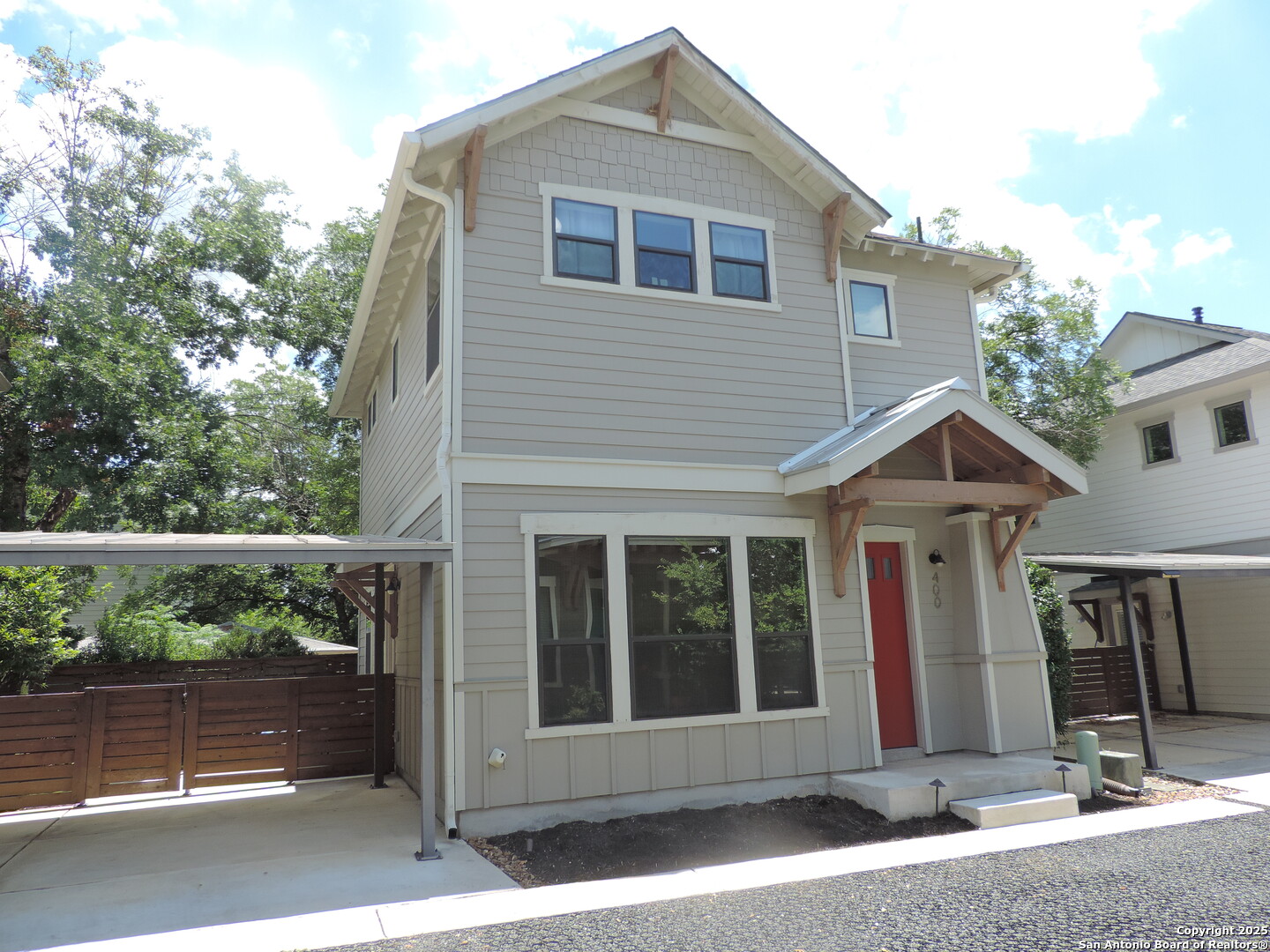 425 E Mistletoe Avenue San Antonio TX 78212