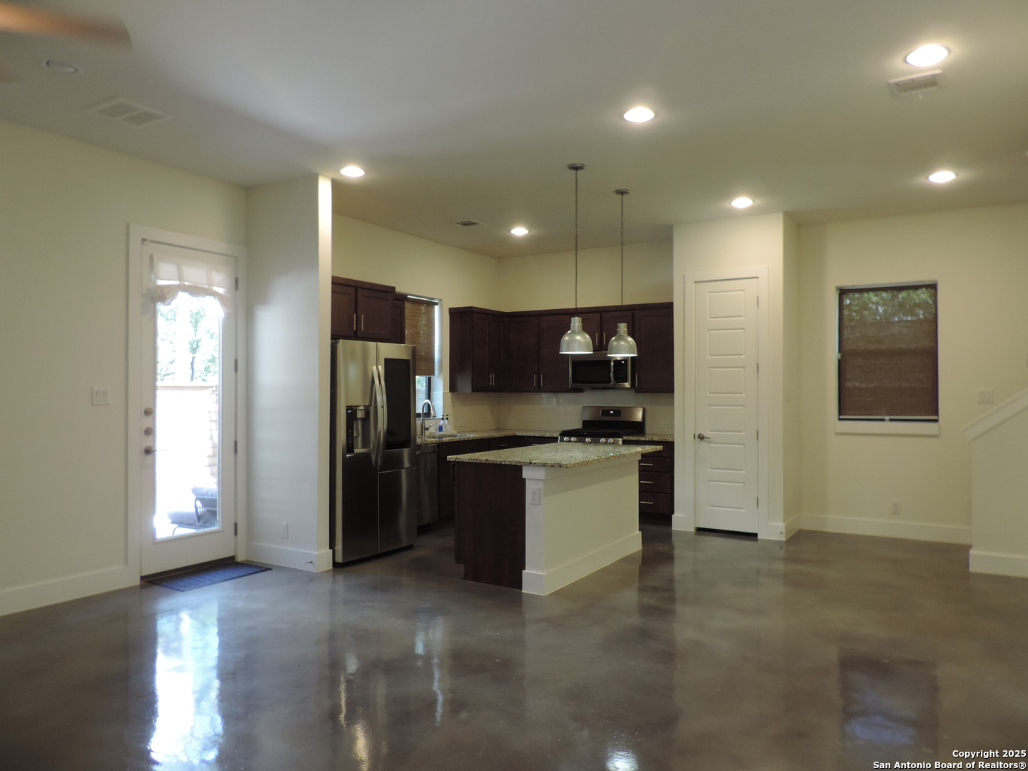 425 E Mistletoe Avenue San Antonio TX 78212