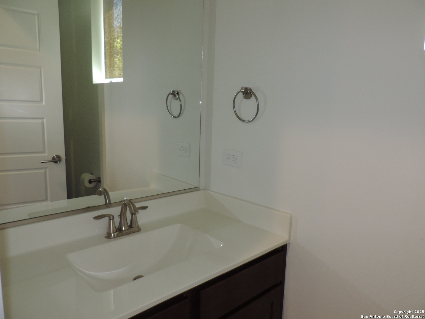 425 E Mistletoe Avenue San Antonio TX 78212