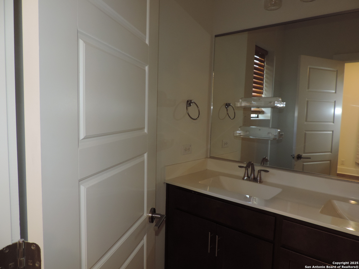 425 E Mistletoe Avenue San Antonio TX 78212