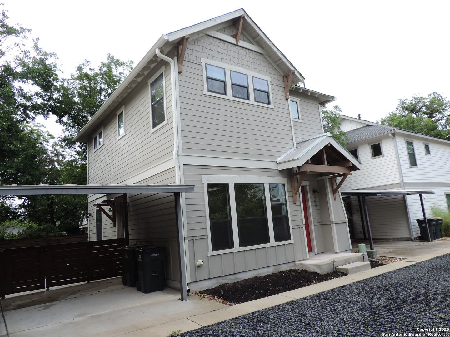 425 E Mistletoe Avenue San Antonio TX 78212