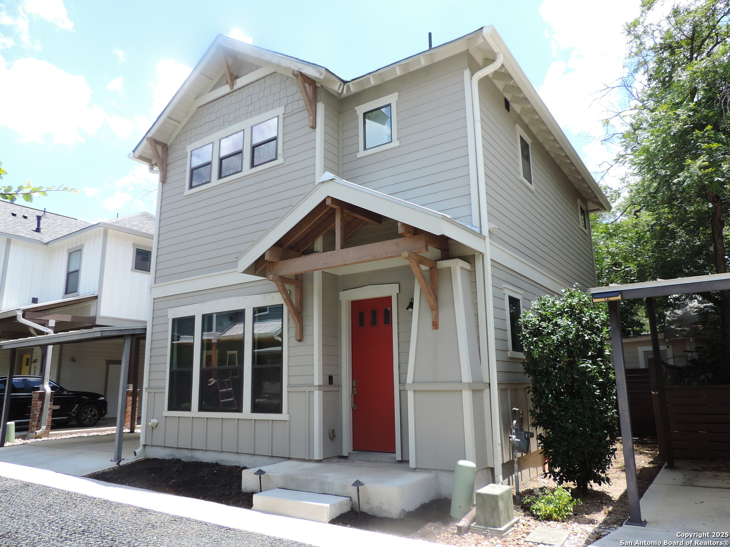 425 E Mistletoe Avenue San Antonio TX 78212