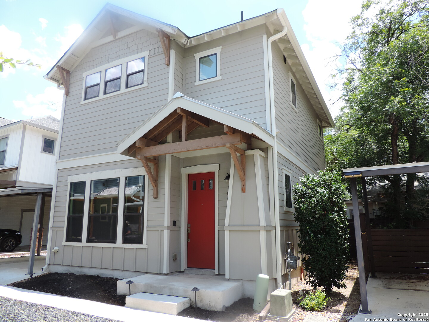425 E Mistletoe Avenue San Antonio TX 78212
