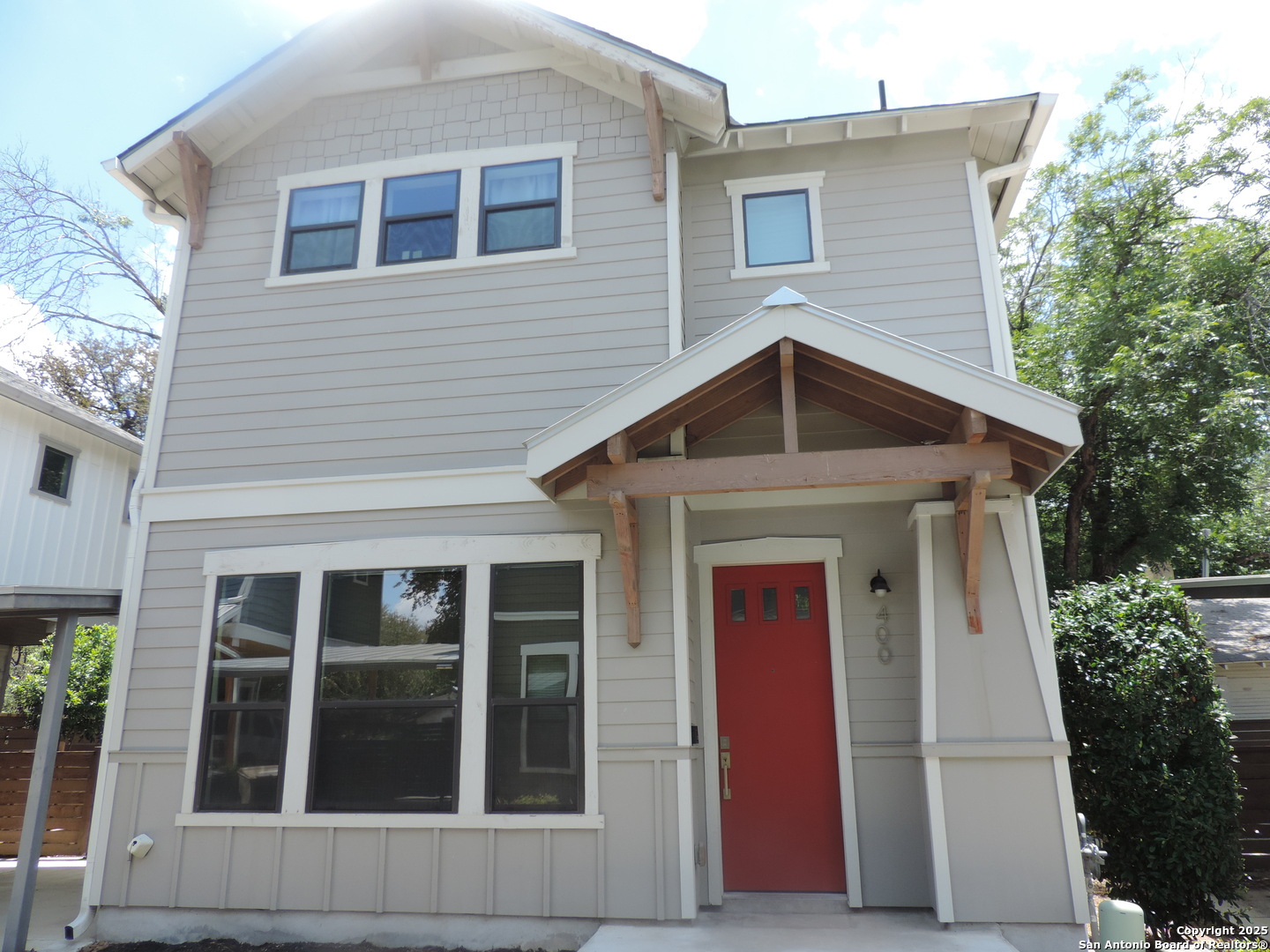 425 E Mistletoe Avenue San Antonio TX 78212