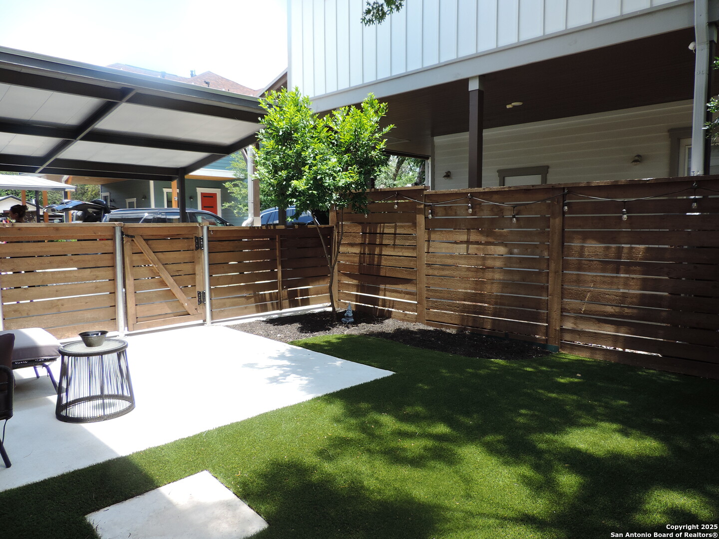 425 E Mistletoe Avenue San Antonio TX 78212