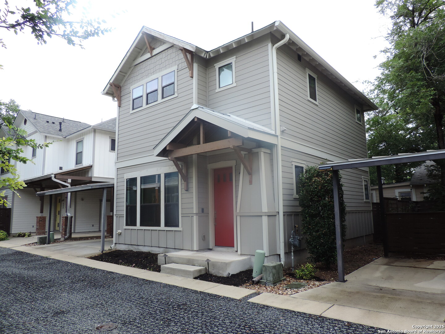 425 E Mistletoe Avenue San Antonio TX 78212