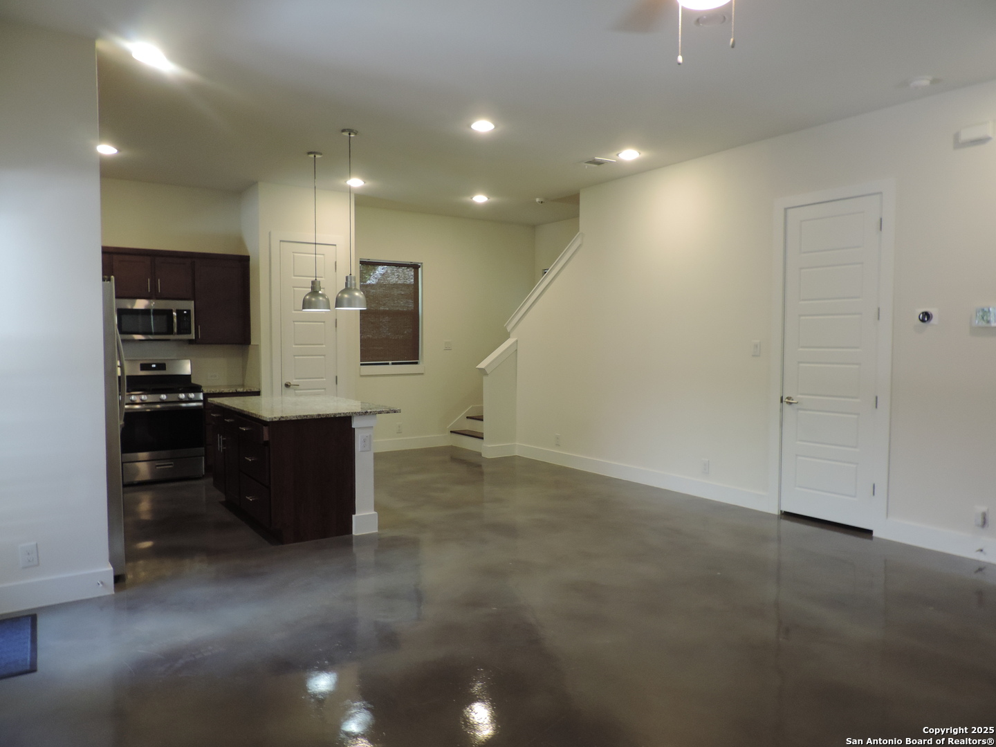 425 E Mistletoe Avenue San Antonio TX 78212