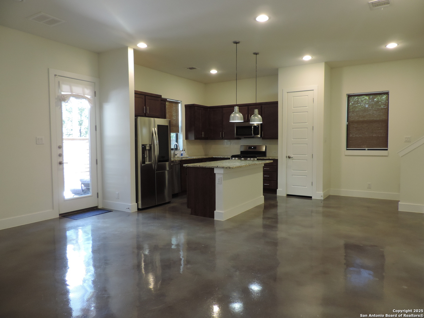 425 E Mistletoe Avenue San Antonio TX 78212