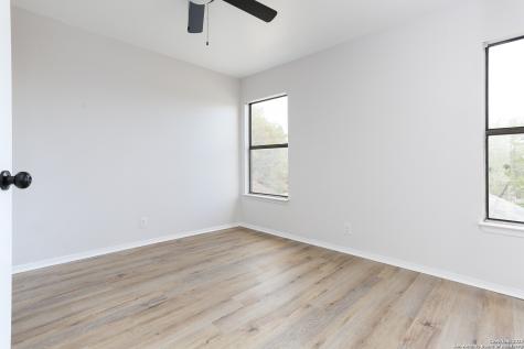 6870 Flaming Ridge Converse TX 78109