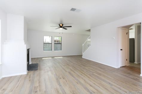 6870 Flaming Ridge Converse TX 78109