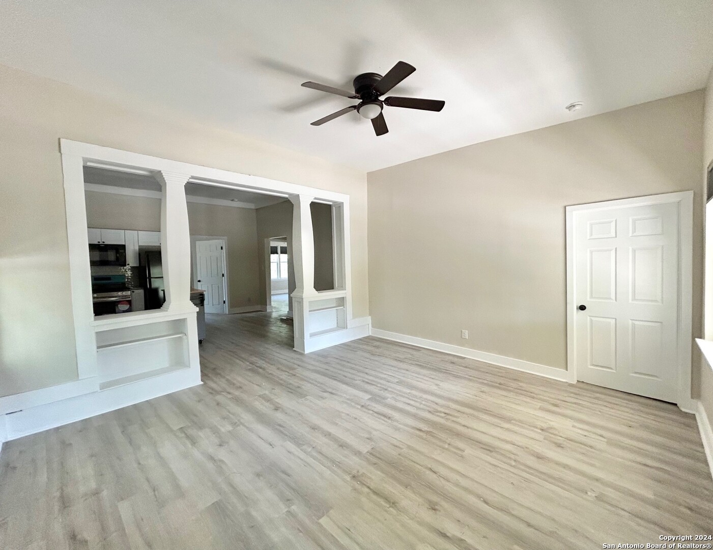 1135 W Ridgewood Court San Antonio TX 78201