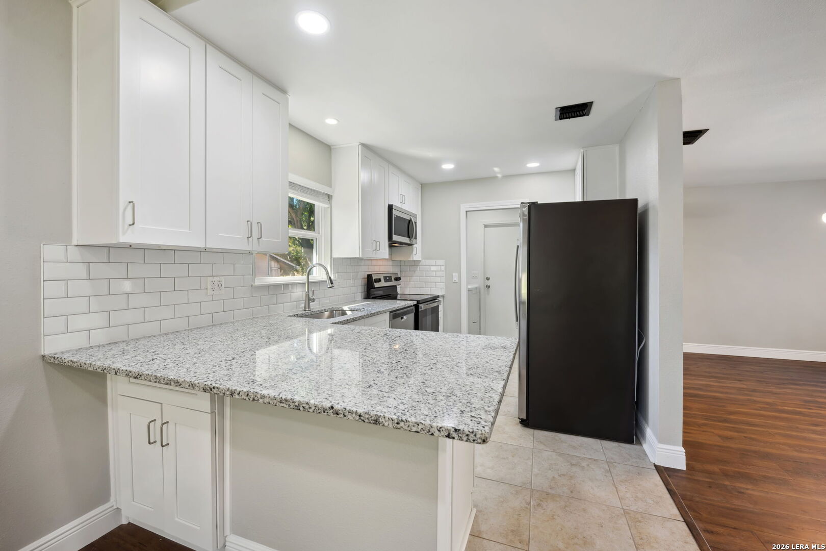 8340 Highland View Universal City TX 78148