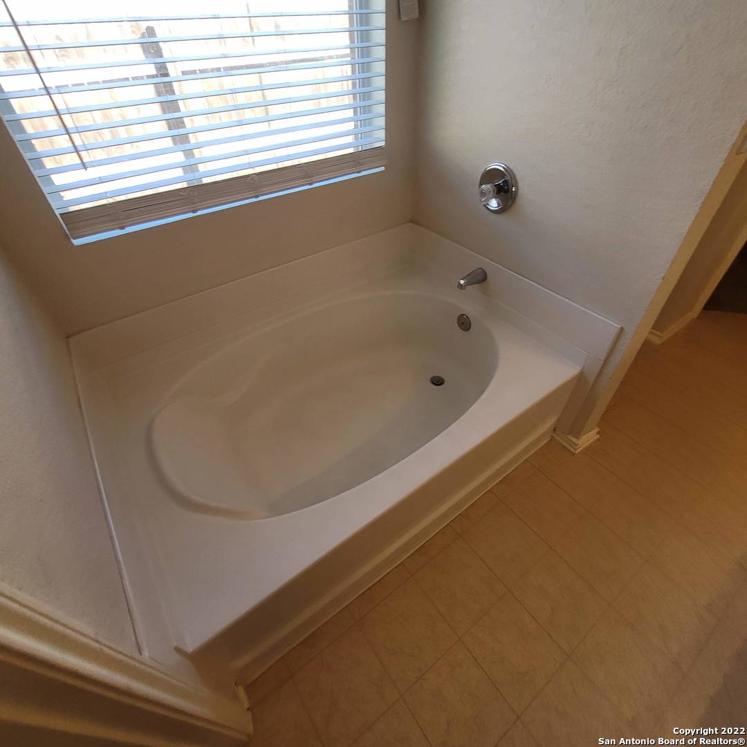 6503 Ithaca Forest San Antonio TX 78239