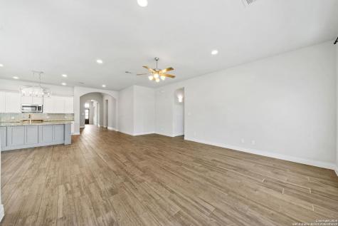 2981 Grove Way Seguin TX 78155