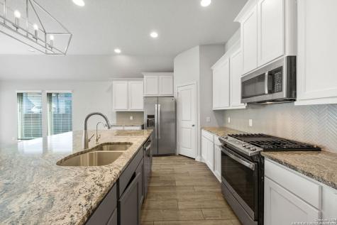 2981 Grove Way Seguin TX 78155