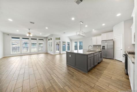 2981 Grove Way Seguin TX 78155