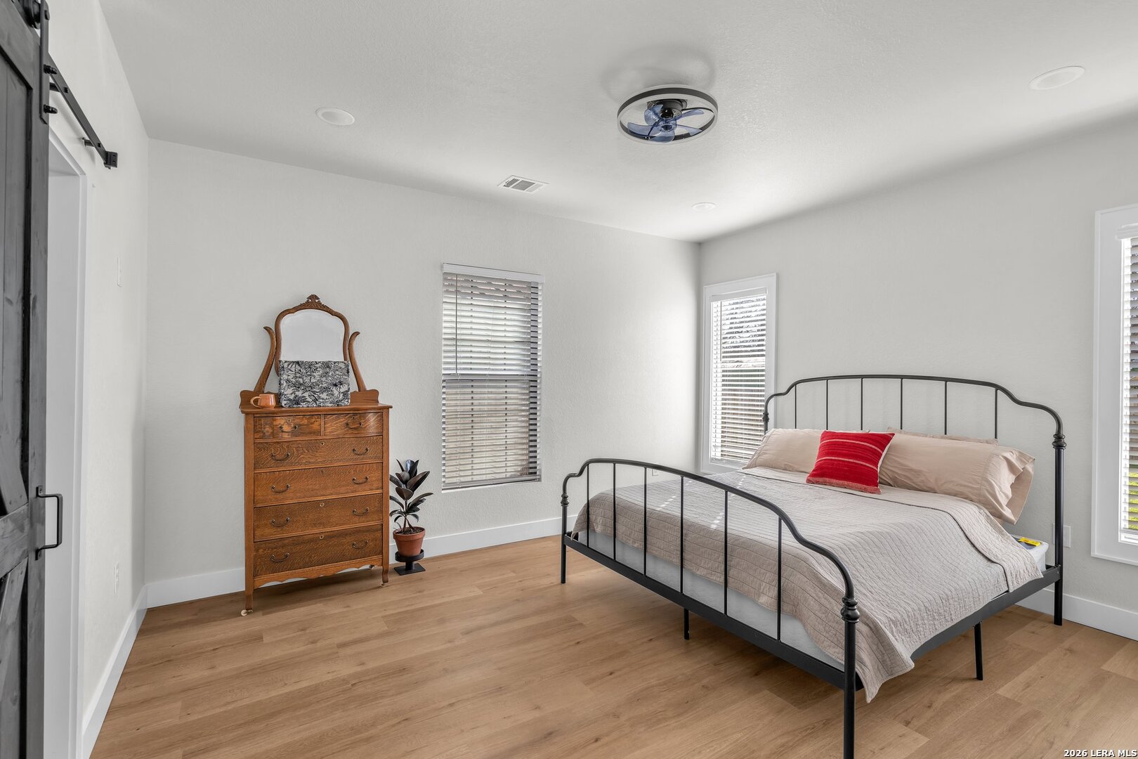 554 E Mitchell Street San Antonio TX 78210