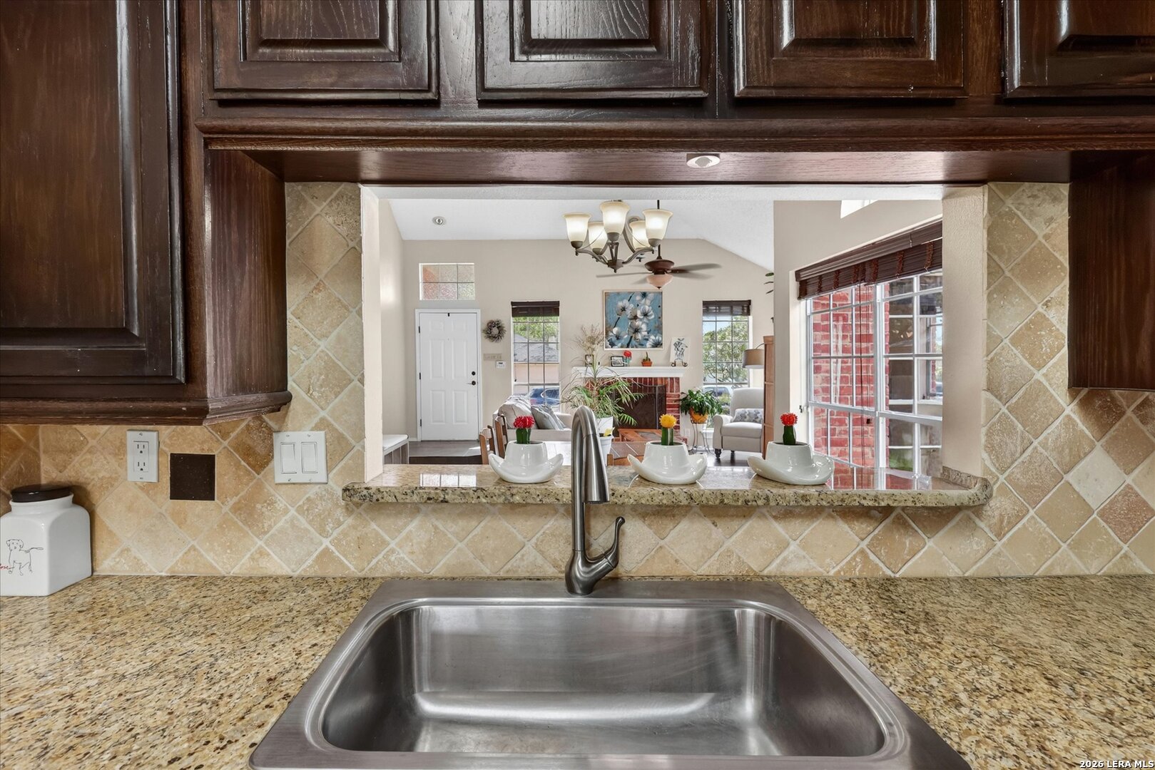 11211 Forest Rain Live Oak TX 78233