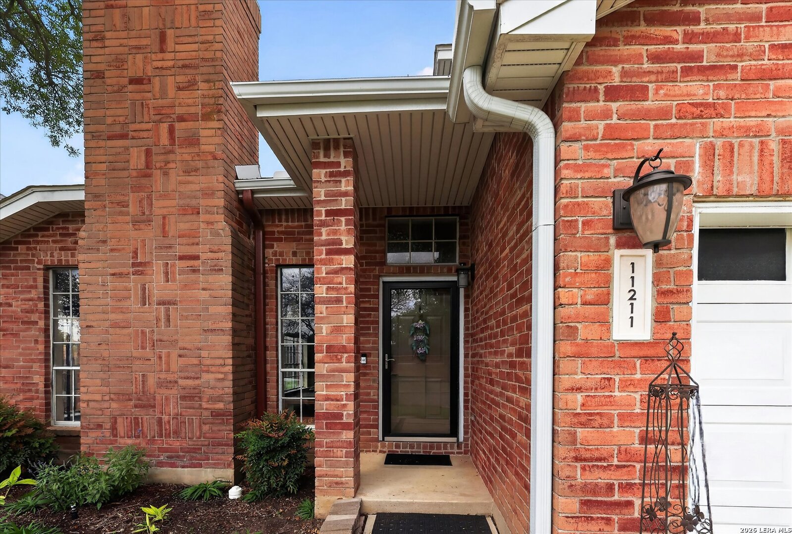 11211 Forest Rain Live Oak TX 78233