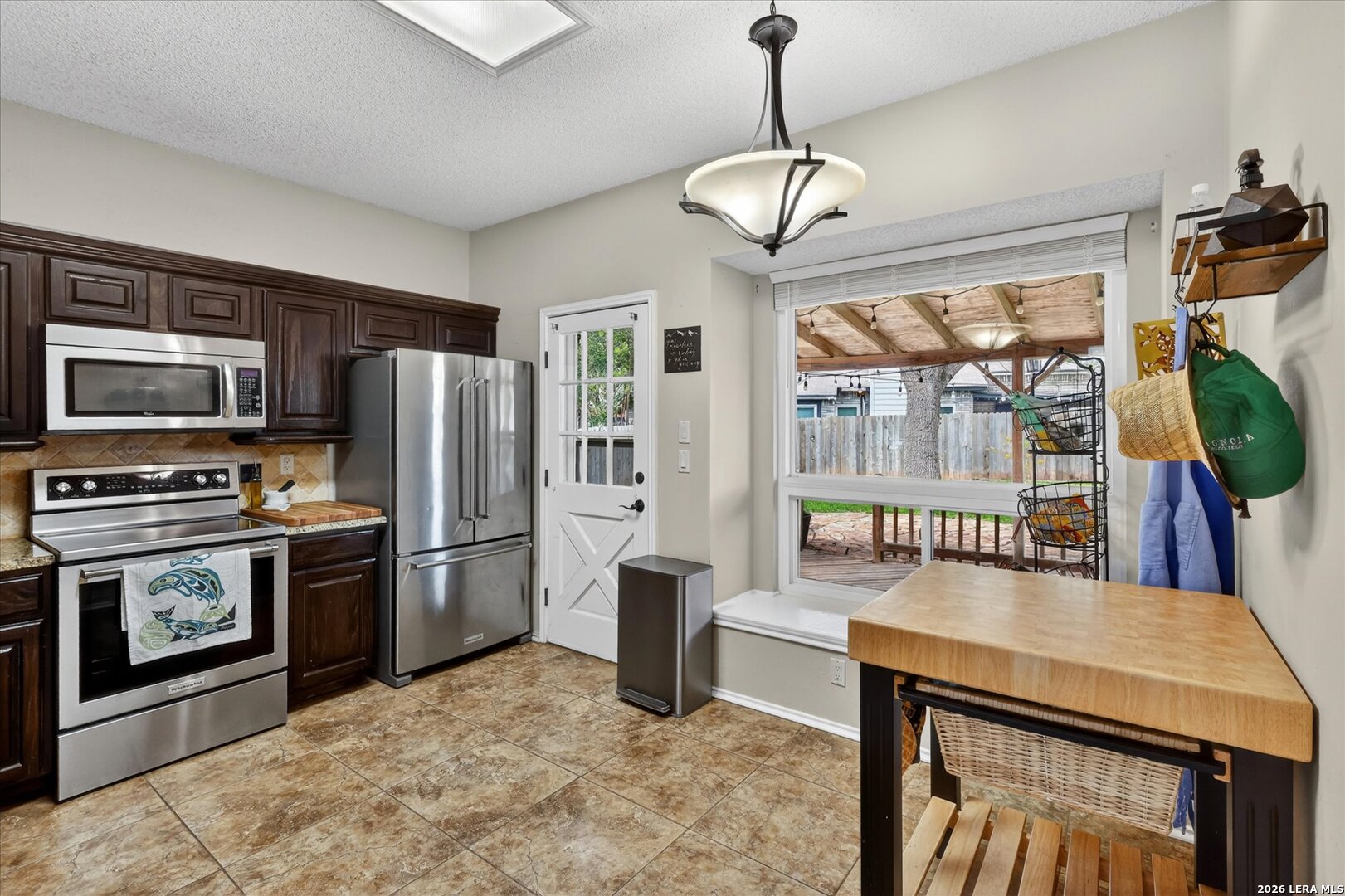 11211 Forest Rain Live Oak TX 78233