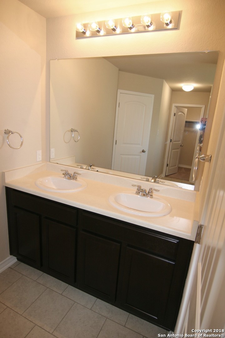 8735 Fischer Falls San Antonio TX 78254
