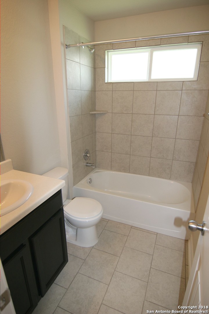 8735 Fischer Falls San Antonio TX 78254
