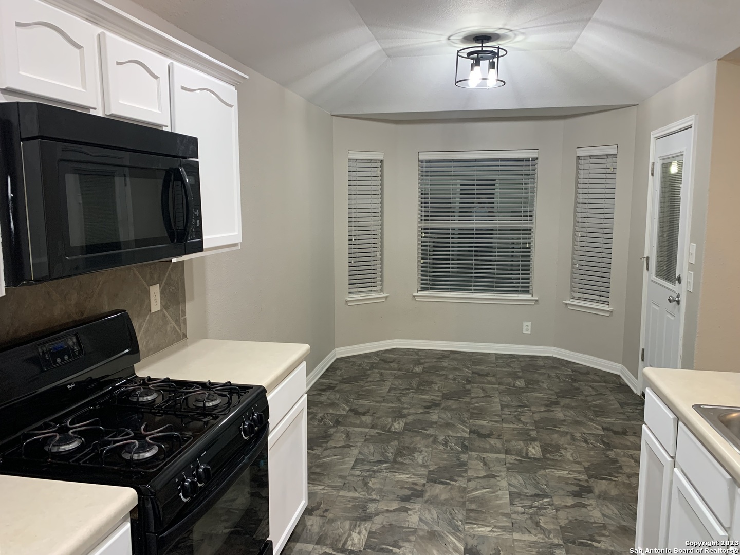 4618 Everett Loop Converse TX 78109