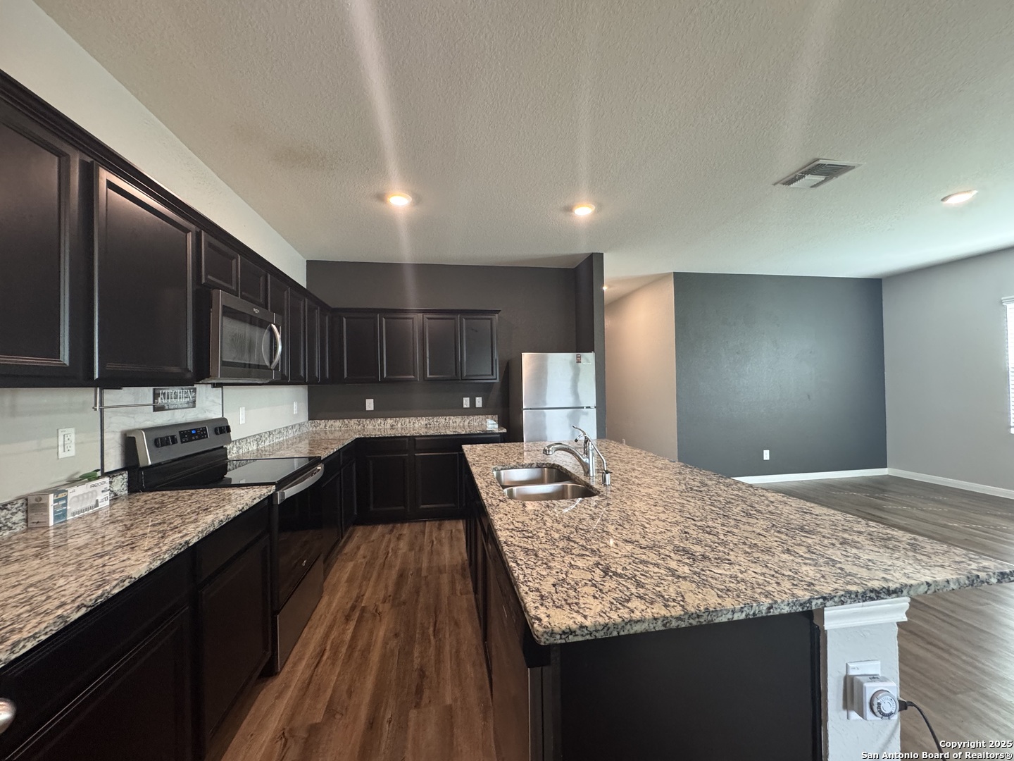 8607 Rock Meadow Converse TX 78109