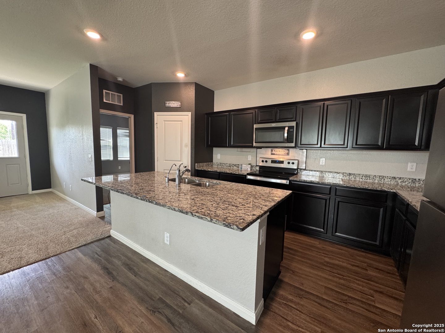 8607 Rock Meadow Converse TX 78109